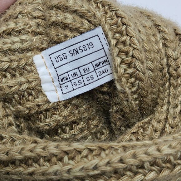 UGG Classic Cardy Button Detail Knit Boots Beige Size 7 - Picture 9 of 9